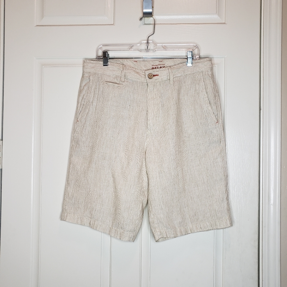 Tommy Bahama Relax linen shorts, tan and white fine stripe, size 34, like new!